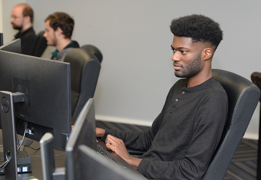 Students using computers in the UNF Computer Lab