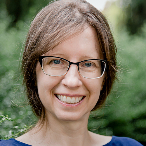 Alison Bruey headshot