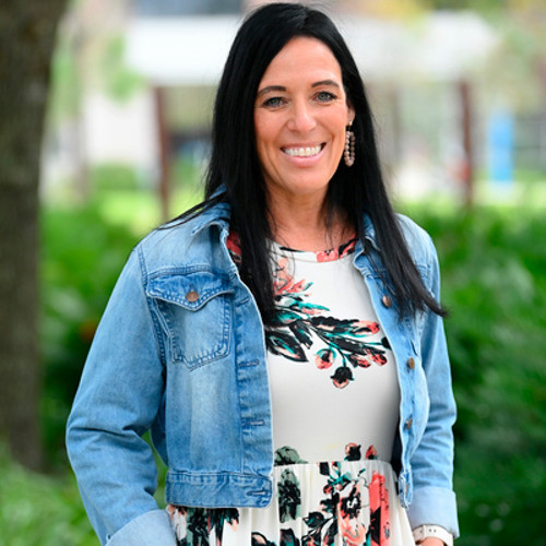 Kristi Sweeney headshot