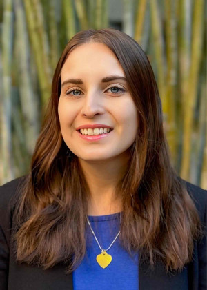 Daniella headshot