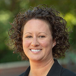 headshot of tricia buchholz