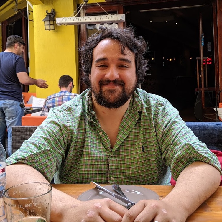 headshot of sebastian alvarado