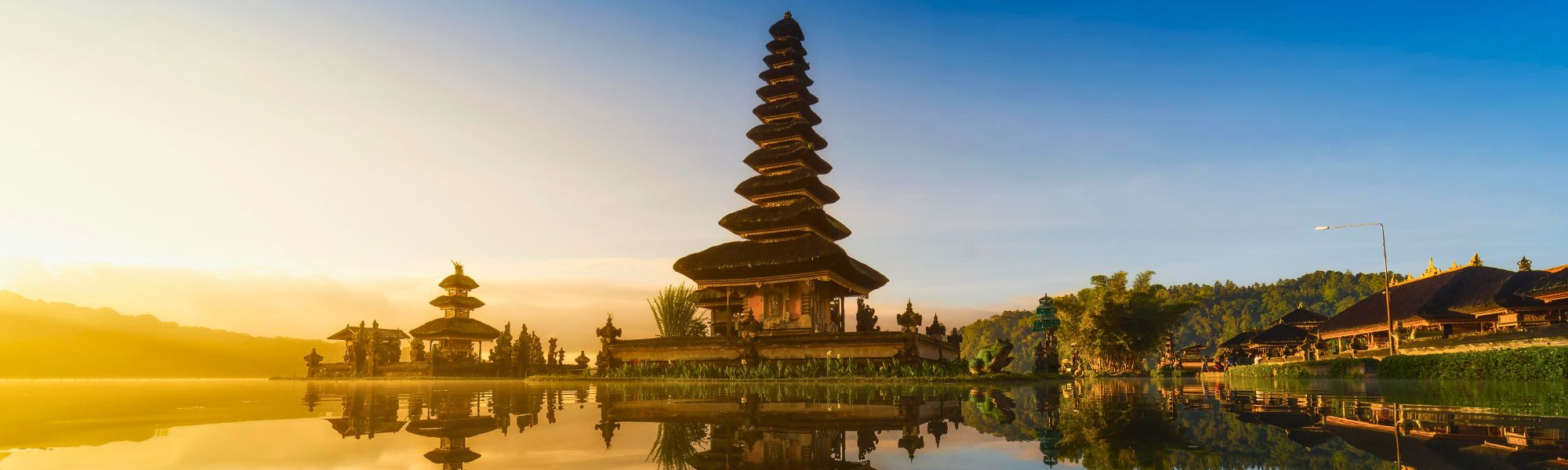 Pura Ulun Danu Bratan at sunset