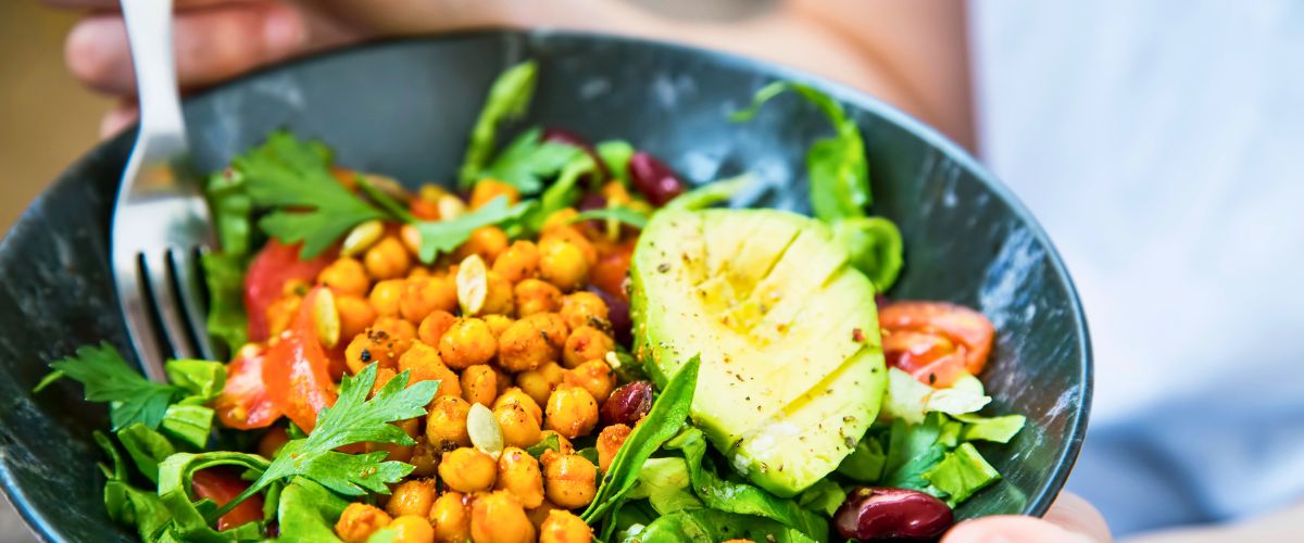 Salad with beans and vegetables