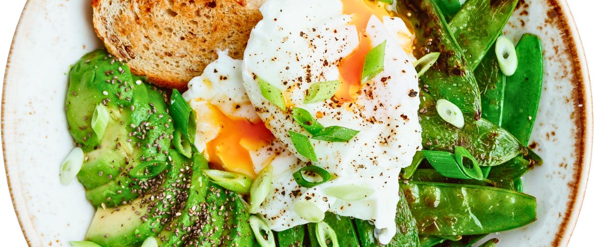 Egg and vegetables breakfast