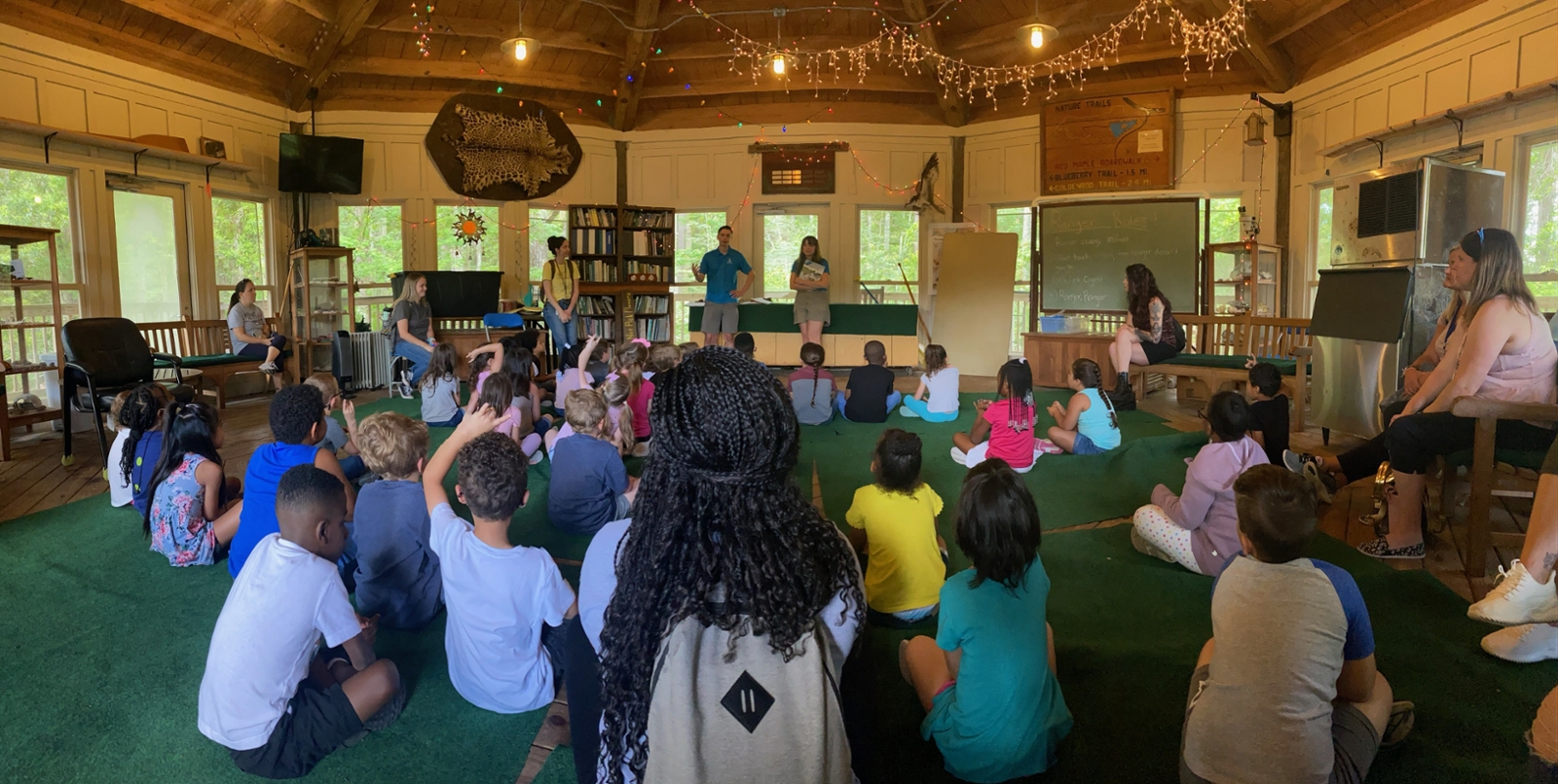 kids learning about Florida wildlife