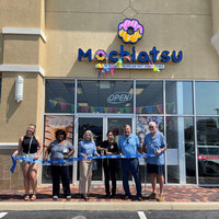 Mochiatsu Donuts ribbon cutting