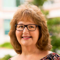 Dee Crawford headshot