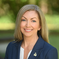 Susan Perez headshot