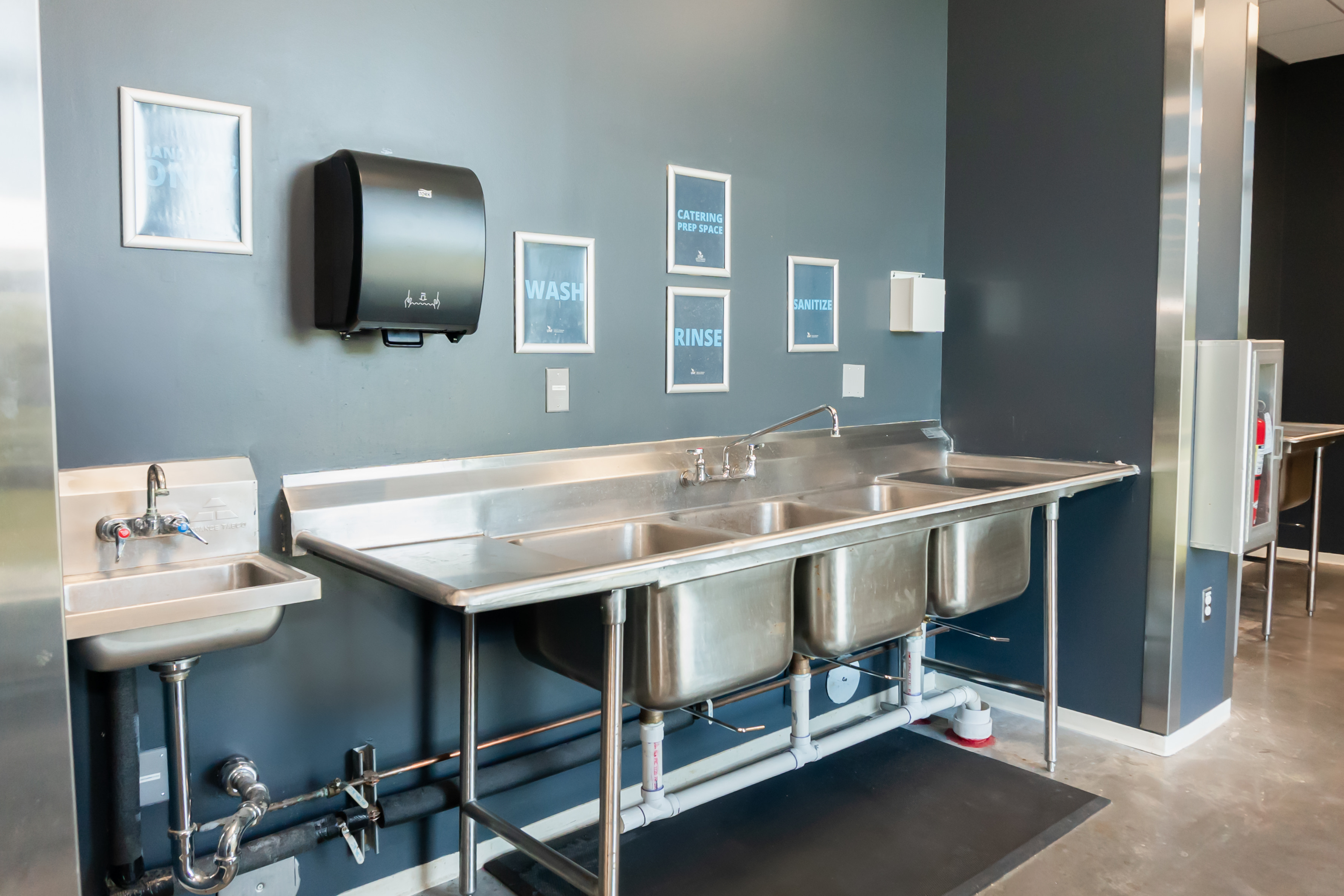 photo of multiple sinks and counter space