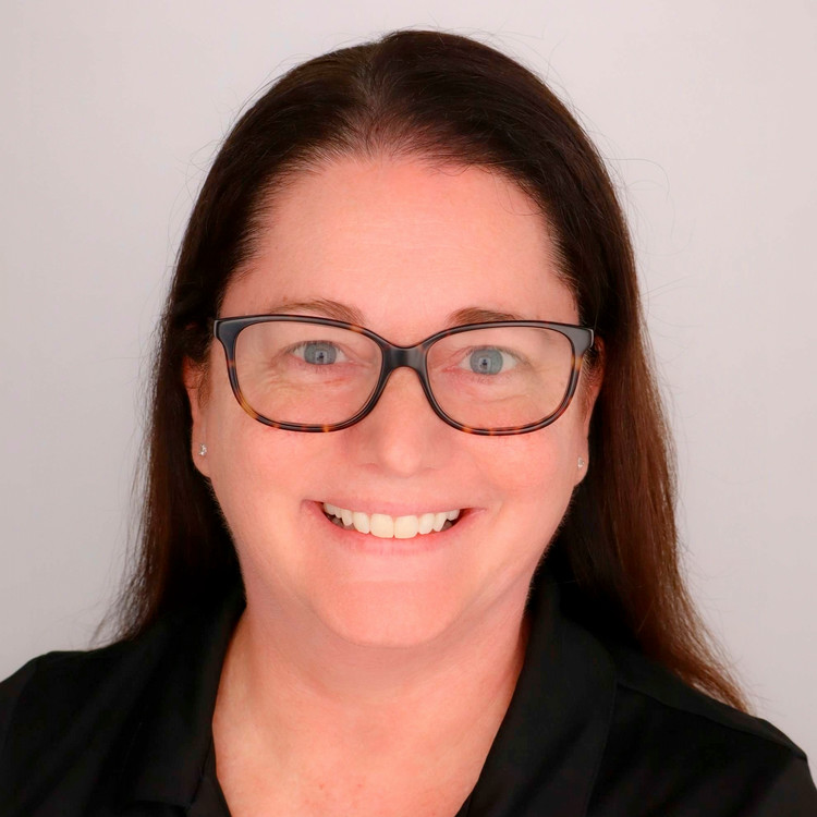 Jenn headshot from SU Professional Portraits Booth