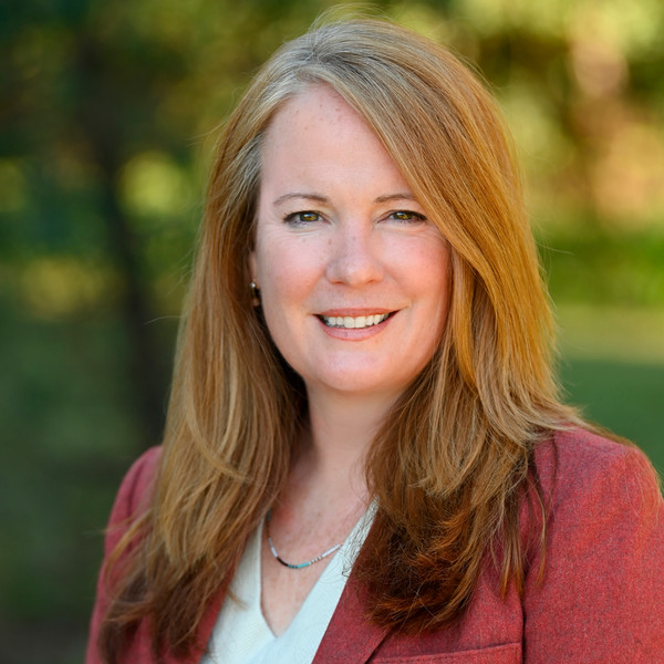 Amanda Mahan Headshot