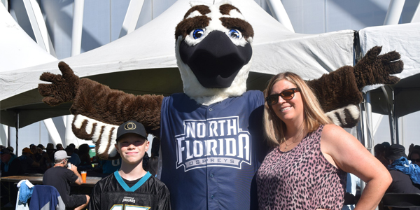 Ozzie With Jaguars Fans