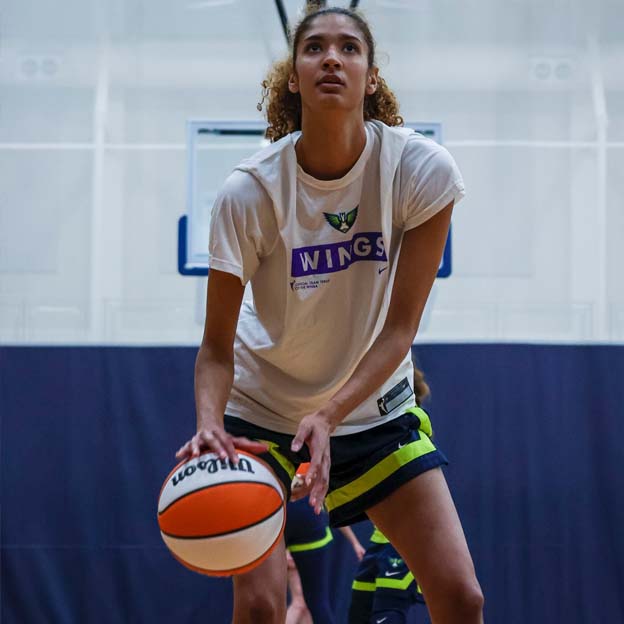 Jazz Bond on the Dallas Wings